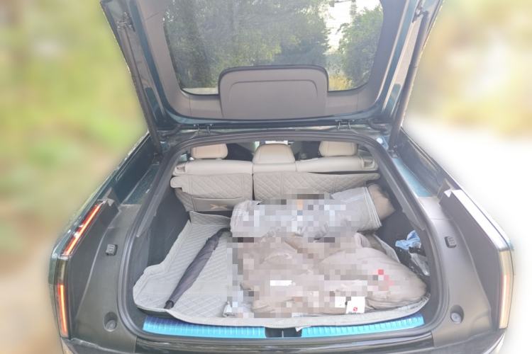 Used XPeng P7 2025 Model—750 All-Wheel-Drive High-Performance Ultra Trunk