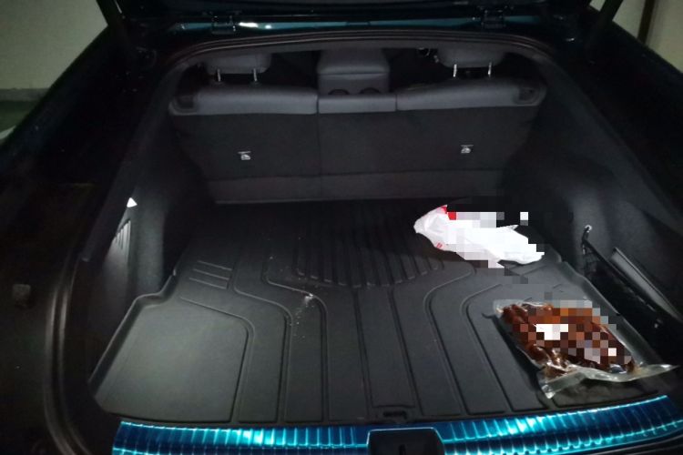 Used XPeng P7 2025 Model—750 All-Wheel-Drive High-Performance Ultra Trunk