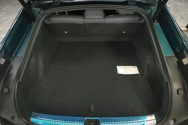 Used XPeng P7 2025 Model—702 Long Range Ultra Trunk