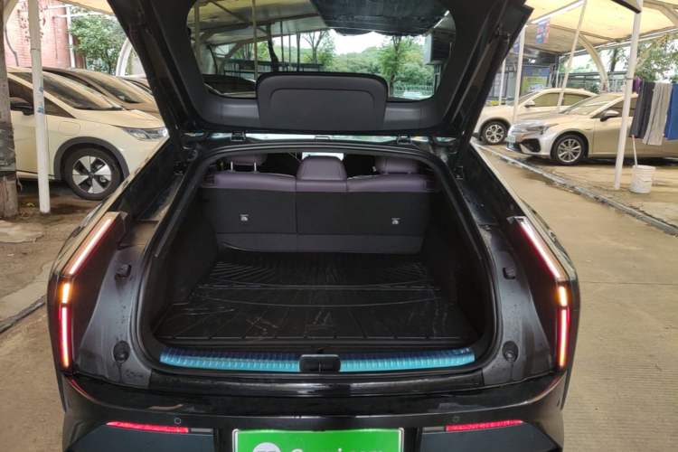 Used XPeng P7 2025 Model—702 Long Range Ultra Trunk