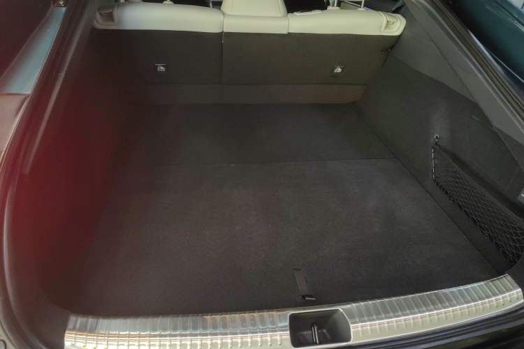 Used XPeng P7 2025 Model—750 All-Wheel-Drive High-Performance Ultra Trunk