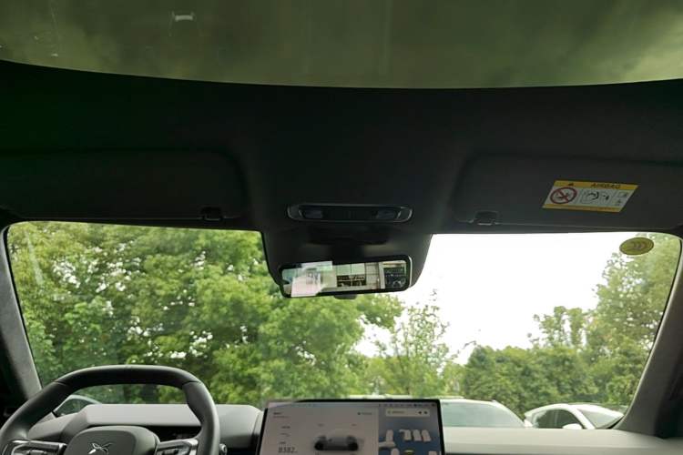 Used XPeng P7 2025 Model—750 All-Wheel-Drive High-Performance Ultra Headliner