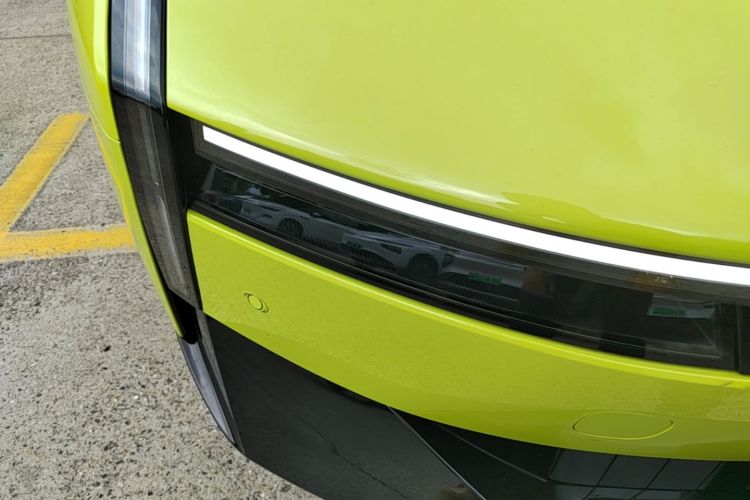 Used XPeng P7 2025 Model—750 All-Wheel-Drive High-Performance Ultra Right Front Headlight