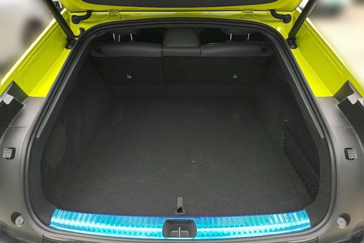 Used XPeng P7 2025 Model—750 All-Wheel-Drive High-Performance Ultra Trunk