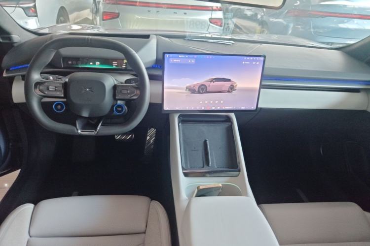 Used XPeng P7 2025 Model—702 Long Range Ultra Center Console