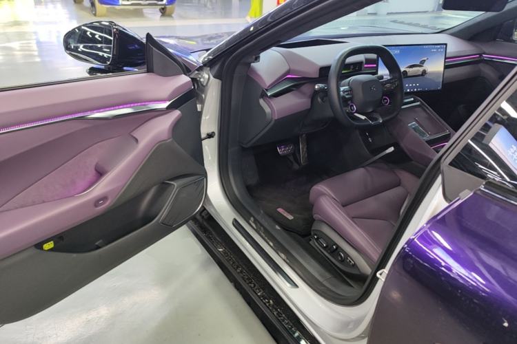Used XPeng P7 2025 Model—702 Long Range Ultra Driver Seat