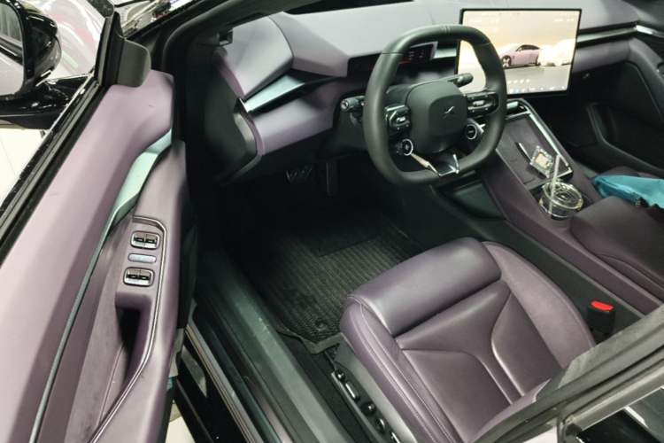 Used XPeng P7 2025 Model—702 Long Range Ultra Driver Seat