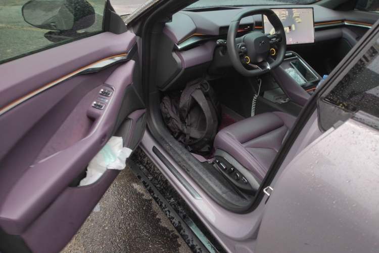 Used XPeng P7 2025 Model—702 Long Range Ultra Driver Seat