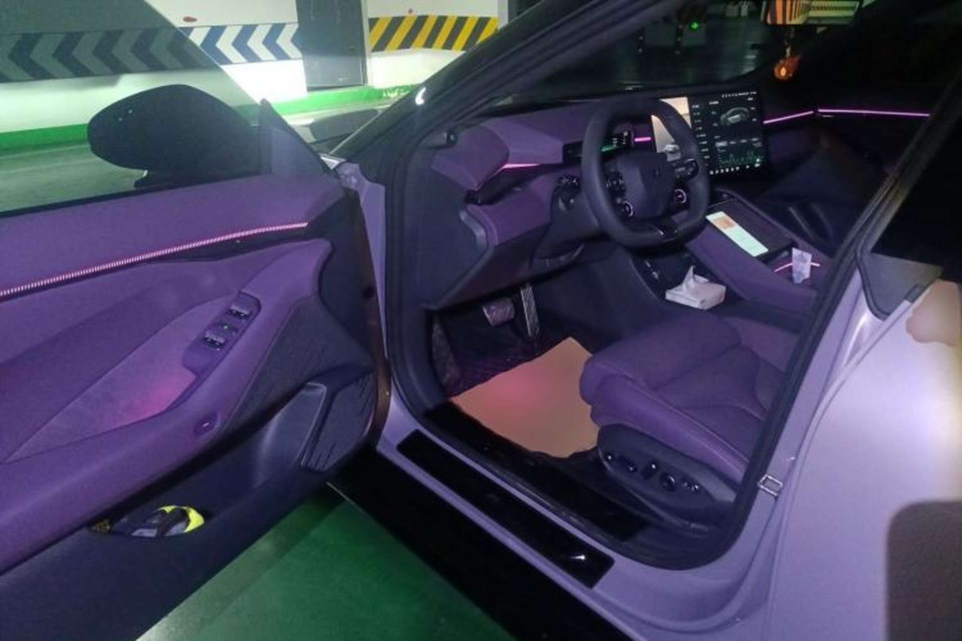 Used XPeng P7 2025 Model—702 Long Range Ultra Driver Seat