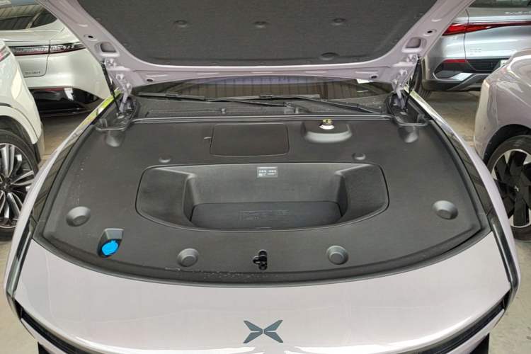 Used XPeng P7 2025 Model—820 Ultra Long Range Ultra Engine Bay