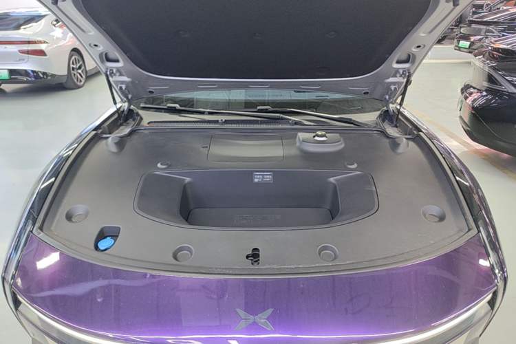 Used XPeng P7 2025 Model—702 Long Range Ultra Engine Bay