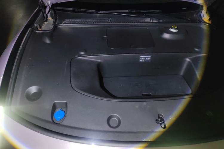 Used XPeng P7 2025 Model—820 Ultra Long Range Ultra Engine Bay Right