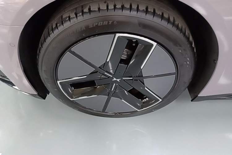 Used XPeng P7 2025 Model—820 Ultra Long Range Ultra Exterior 4