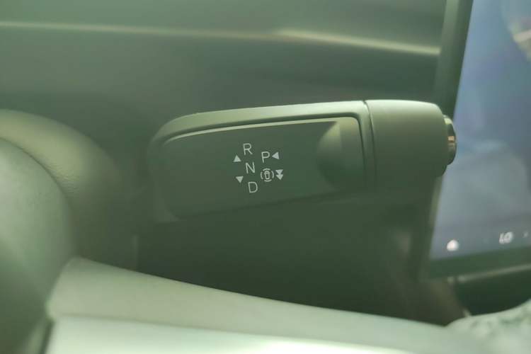 Used XPeng P7 2025 Model—820 Ultra Long Range Ultra Gear Lever