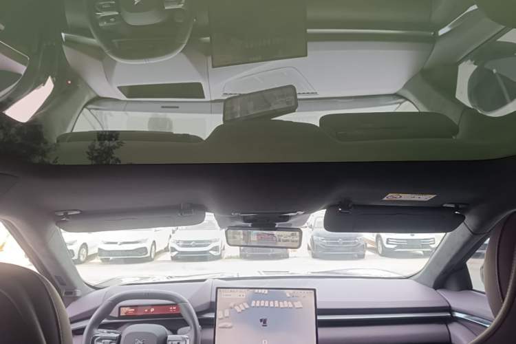 Used XPeng P7 2025 Model—750 All-Wheel-Drive High-Performance Ultra Headliner