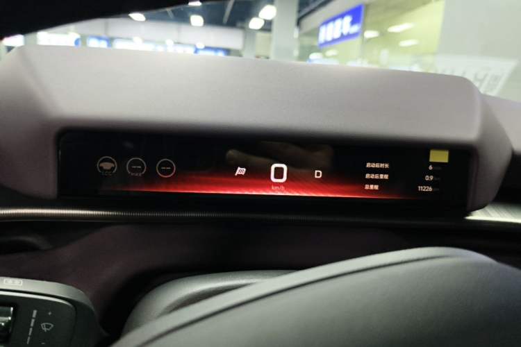 Used XPeng P7 2025 Model—750 All-Wheel-Drive High-Performance Ultra Instrument Cluster