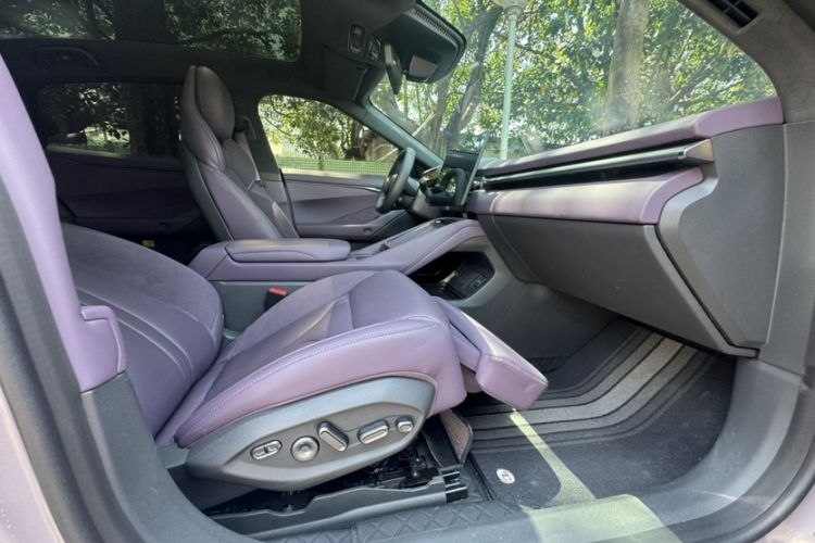 Used XPeng P7 2025 Model—750 All-Wheel-Drive High-Performance Ultra Interior 4