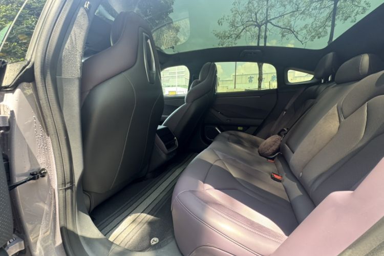 Used XPeng P7 2025 Model—750 All-Wheel-Drive High-Performance Ultra Interior 5