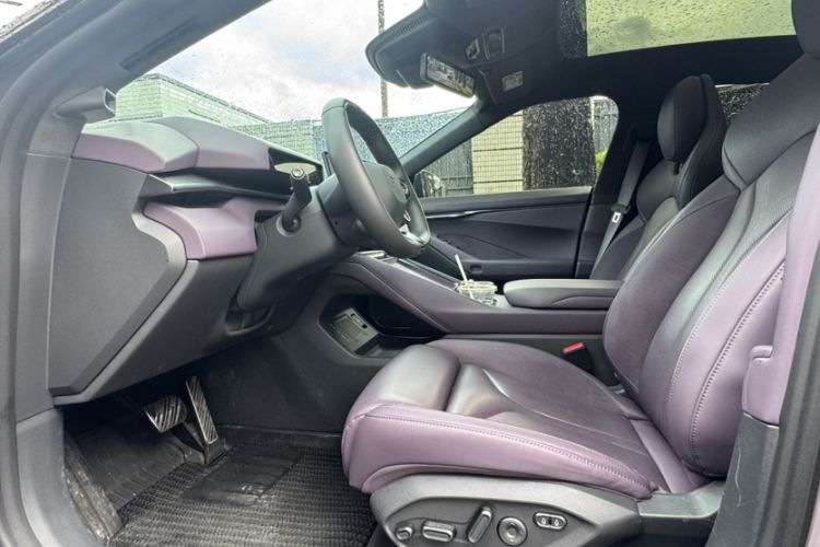 Used XPeng P7 2025 Model—702 Long Range Ultra Interior 5