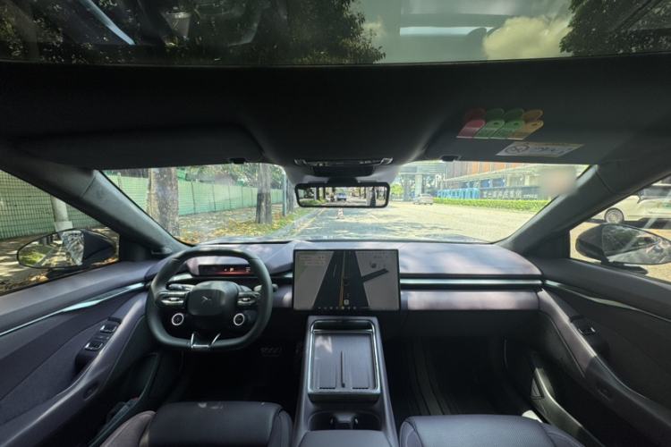 Used XPeng P7 2025 Model—750 All-Wheel-Drive High-Performance Ultra Interior 6