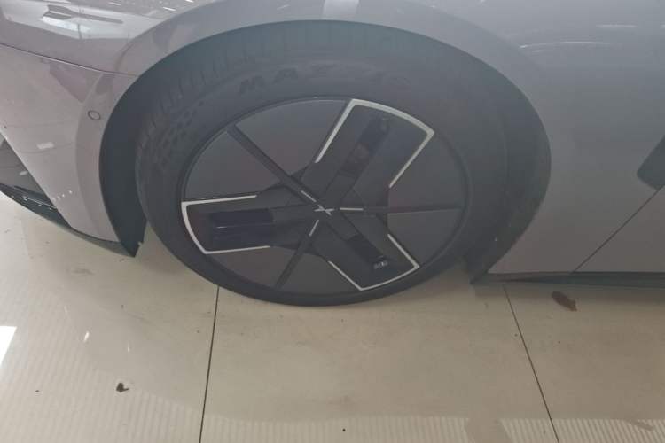 Used XPeng P7 2025 Model—702 Long Range Ultra Left Front Wheel Hub