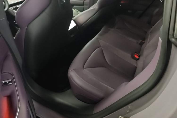 Used XPeng P7 2025 Model—702 Long Range Ultra Left Rear Seat