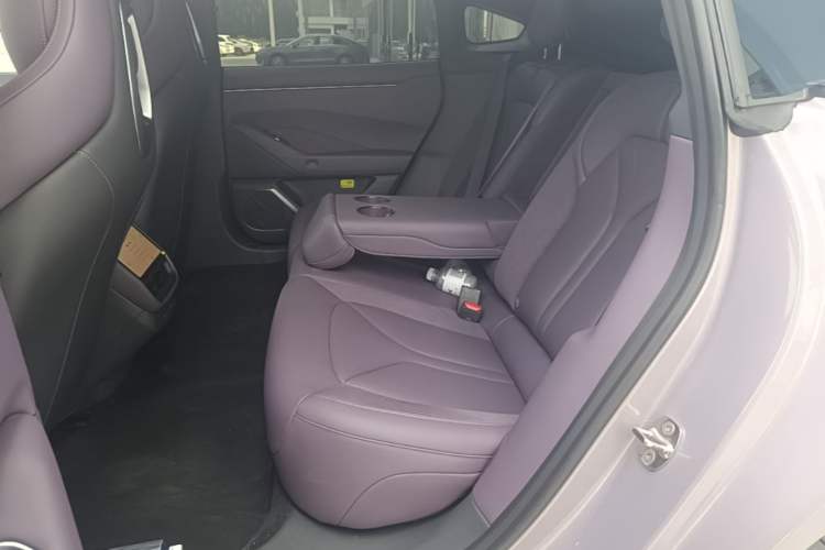 Used XPeng P7 2025 Model—750 All-Wheel-Drive High-Performance Ultra Left Rear Seat