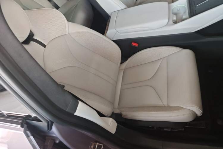 Used XPeng P7 2025 Model—702 Long Range Ultra Right Front Seat