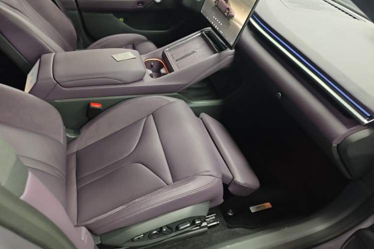 Used XPeng P7 2025 Model—702 Long Range Ultra Right Front Seat