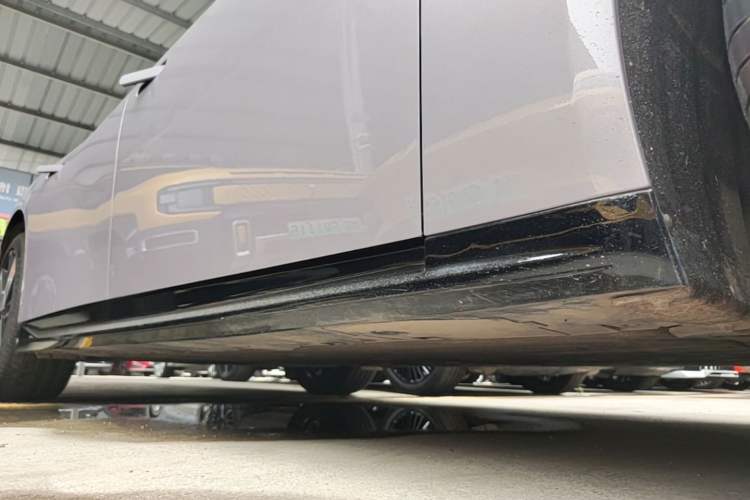 Used XPeng P7 2025 Model—820 Ultra Long Range Ultra Right Side Sill
