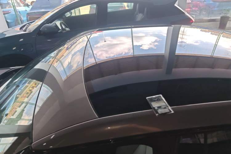 Used XPeng P7 2025 Model—702 Long Range Ultra Roof