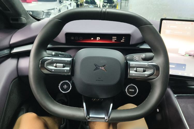 Used XPeng P7 2025 Model—702 Long Range Ultra Steering Wheel