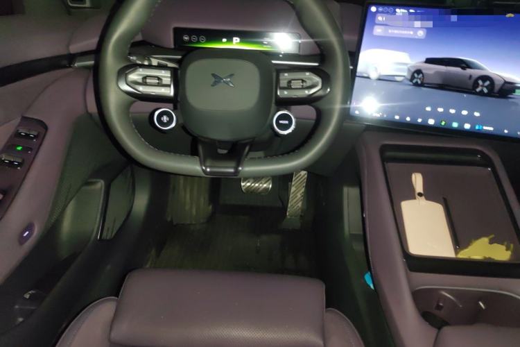 Used XPeng P7 2025 Model—820 Ultra Long Range Ultra Steering Wheel
