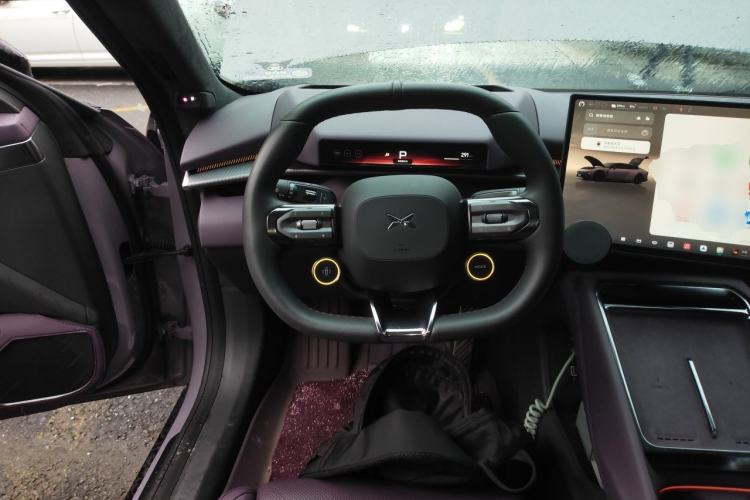 Used XPeng P7 2025 Model—702 Long Range Ultra Steering Wheel