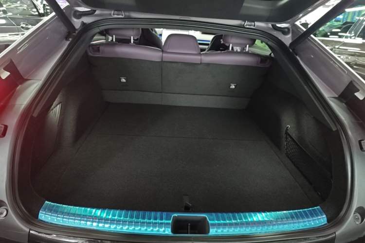 Used XPeng P7 2025 Model—702 Long Range Ultra Trunk