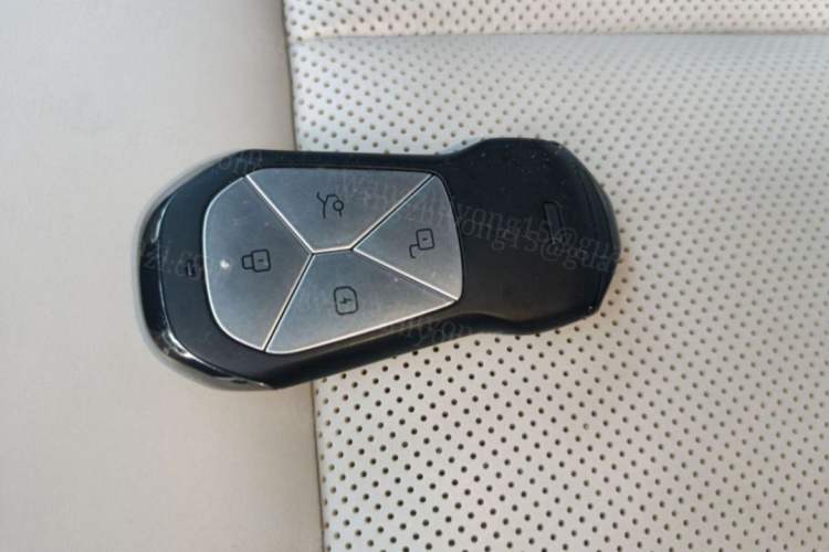 Used XPeng P7 2025 Model—702 Long Range Ultra Vehicle Key