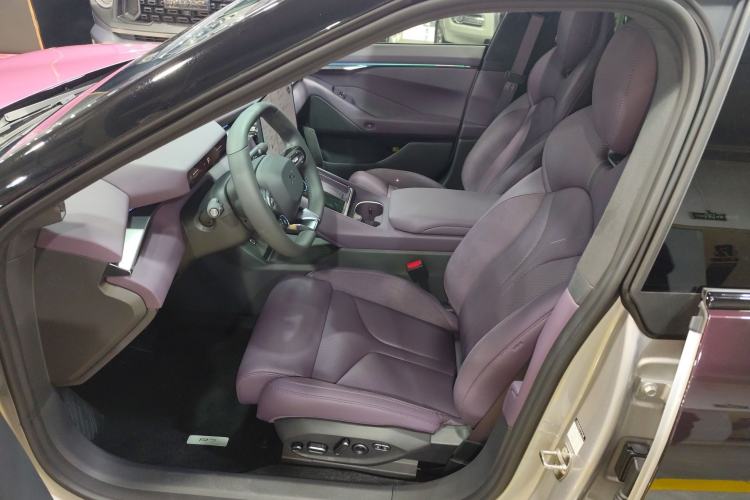 Used XPeng P7 2025 Model—750 All-Wheel-Drive High-Performance Ultra Left Front Seat