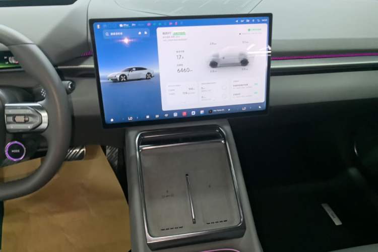 Used XPeng P7 2025 Model—750 All-Wheel-Drive High-Performance Ultra Audio And AC Panel