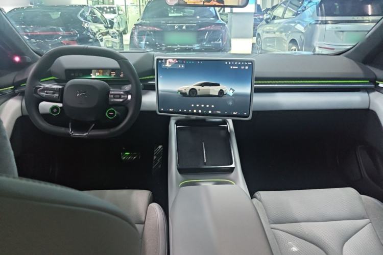 Used XPeng P7 2025 Model—702 Long Range Ultra Center Console