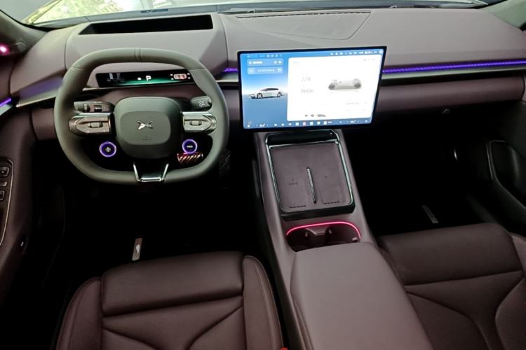 Used XPeng P7 2025 Model—820 Ultra Long Range Ultra Center Console