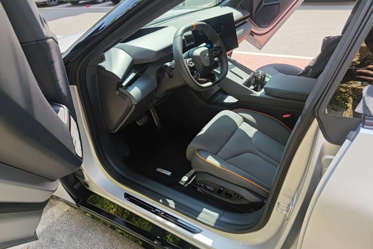 Used XPeng P7 2025 Model—750 All-Wheel-Drive Pengyi Ultra Driver Seat
