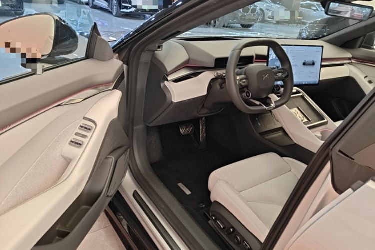 Used XPeng P7 2025 Model—702 Long Range Ultra Driver Seat