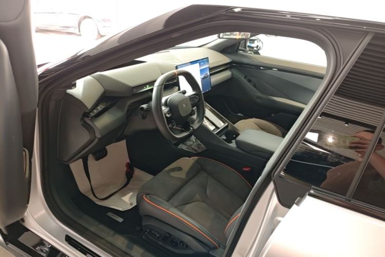 Used XPeng P7 2025 Model—750 All-Wheel-Drive Pengyi Ultra Driver Seat