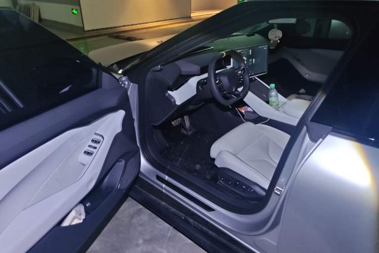 Used XPeng P7 2025 Model—702 Long Range Ultra Driver Seat