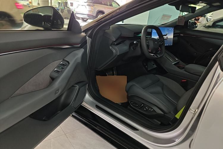 Used XPeng P7 2025 Model—702 Long Range Ultra Driver Seat