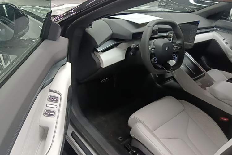 Used XPeng P7 2025 Model—702 Long Range Ultra Driver Seat