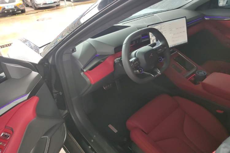 Used XPeng P7 2025 Model—702 Long Range Ultra Driver Seat