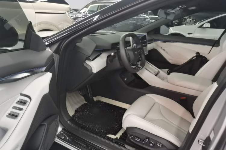 Used XPeng P7 2025 Model—702 Long Range Ultra Driver Seat