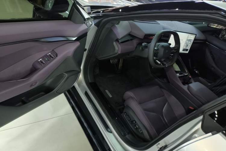 Used XPeng P7 2025 Model—702 Long Range Ultra Driver Seat