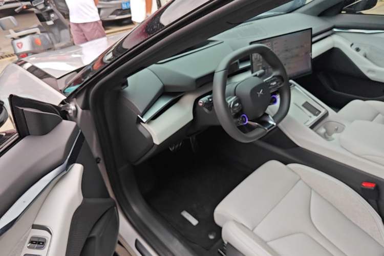 Used XPeng P7 2025 Model—702 Long Range Ultra Driver Seat